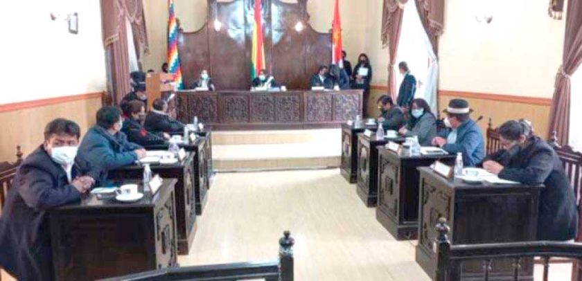 Nueva directiva del Concejo Municipal analiza denuncias