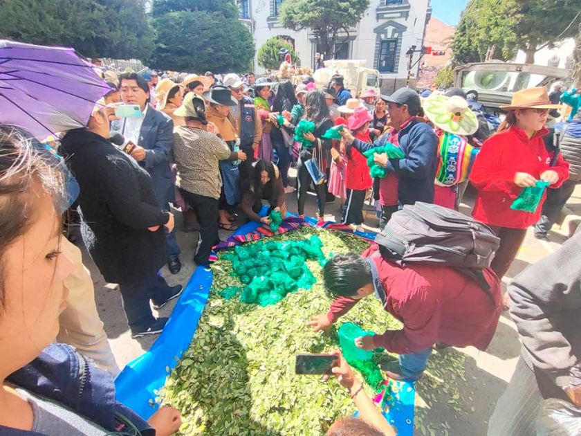 Comerciantes recuerdan el Día Nacional del Akullicu en Potosí 