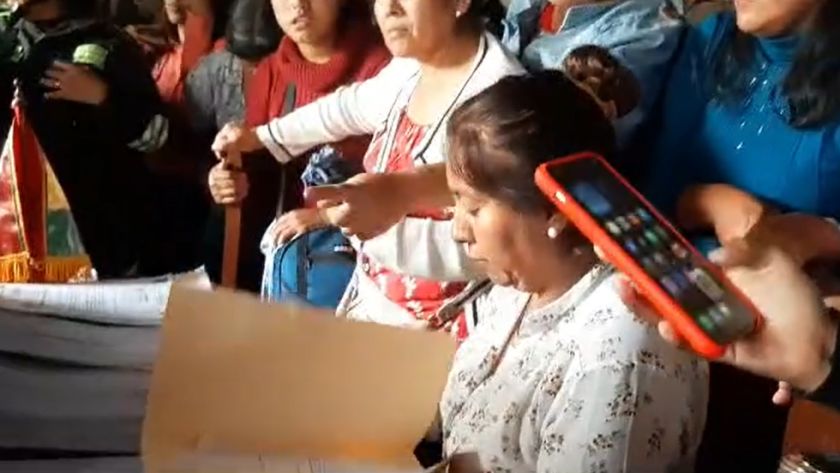 Defensoría pide que Fiscalía abra proceso por violencia y acoso político que sufrieron dos concejalas de Sipe Sipe