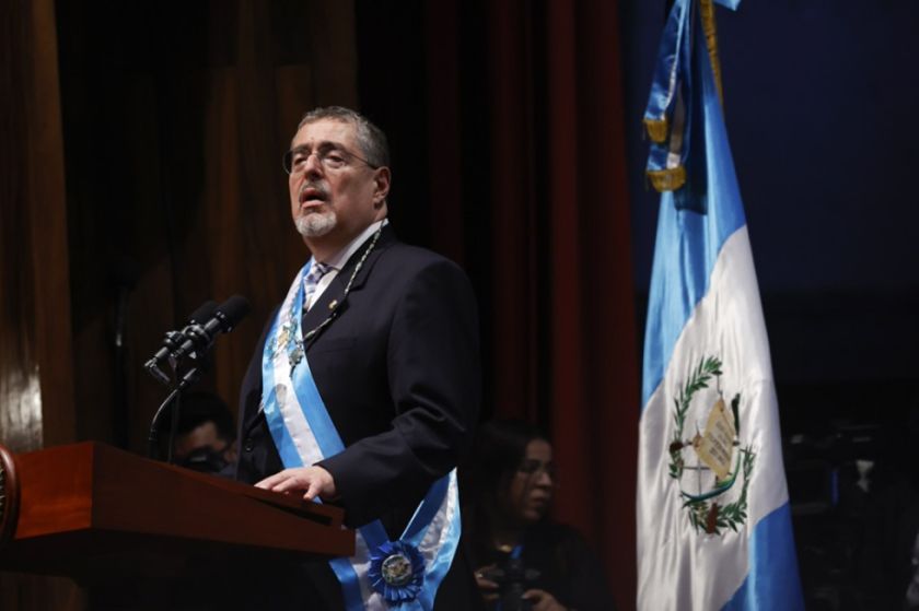 Bernardo Arévalo asume la Presidencia de Guatemala con 10 horas de retraso por intentos de boicot en el Congreso