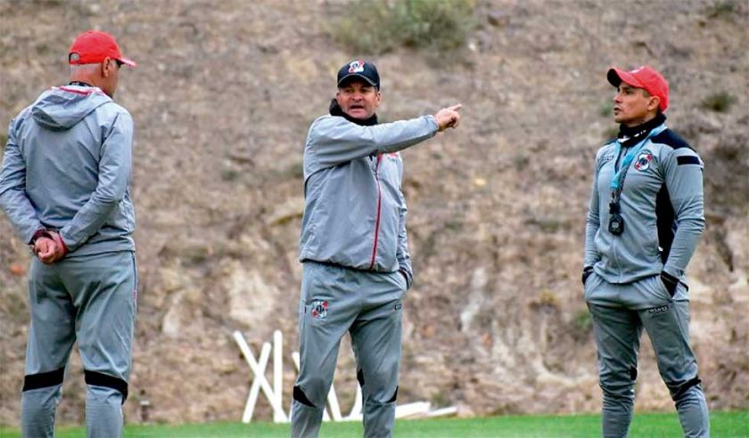 La banda roja cumple una pretemporada exigente en La Paz