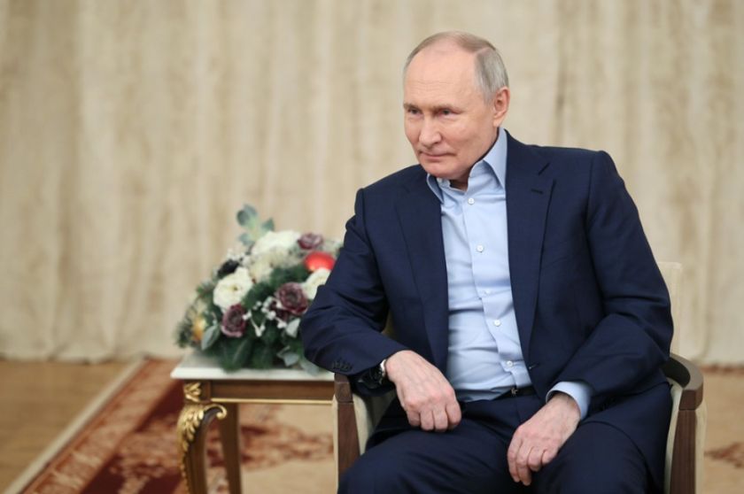 Vladimir Putin es registrado como candidato para las elecciones presidenciales de marzo