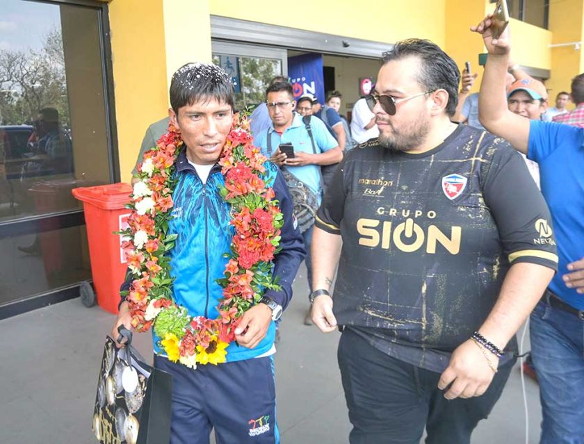 Experto en deporte apoya a Garibay