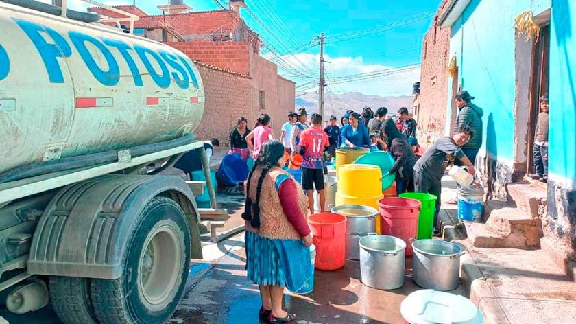 Gobernador prioriza proyecto de traída de aguas desde Sijllahuiri    