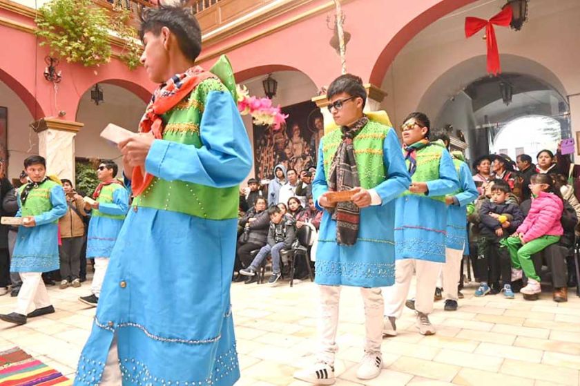 Muestran antigua danza que es prueba del origen  potosino de la morenada