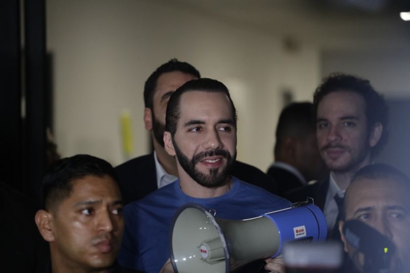 Quién es Nayib Bukele, el popular presidente que busca una inédita reelección en El Salvador