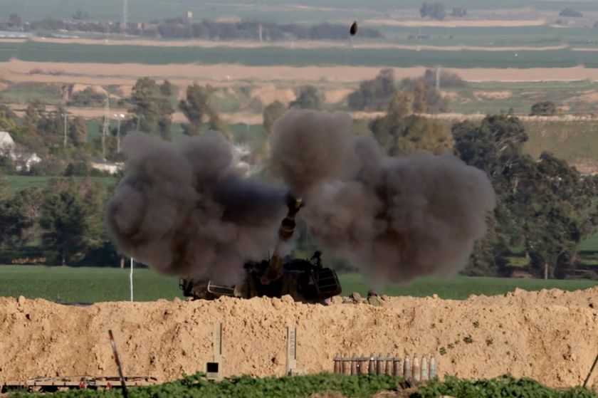 Israel continúa los ataques por toda la Franja de Gaza y confisca armamento de Hamás