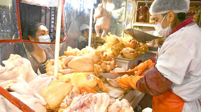 Reportan incremento del precio de la carne de pollo debido a los bloqueos