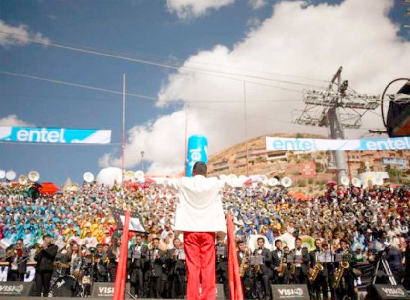 Oruro: Festival de Bandas abre Carnaval
