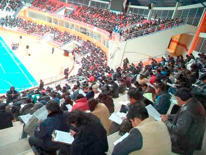 Dan examen para llenar acefalías en educación