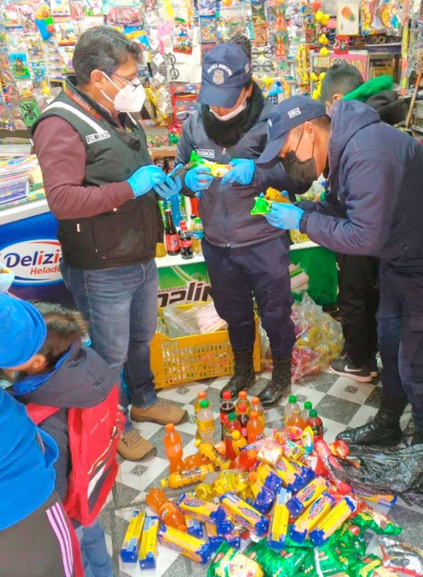 Detectan venta de licor  camuflado en bombón