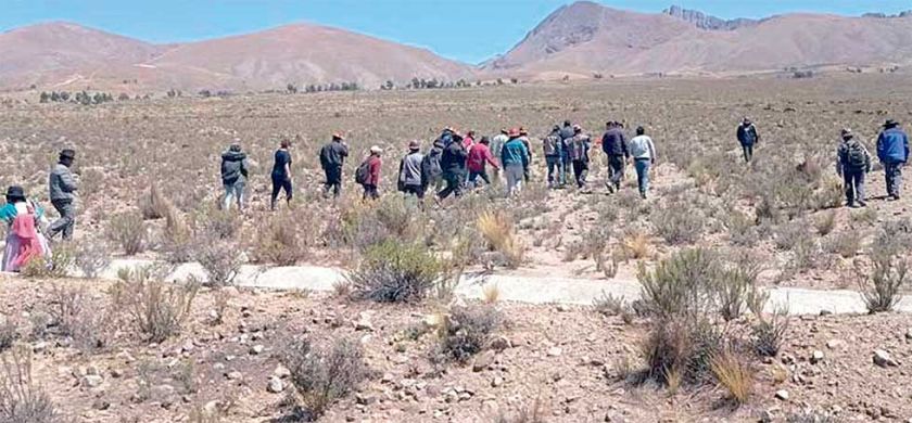 Los mineros denuncian que refinería de zinc no avanza y ministro lo niega