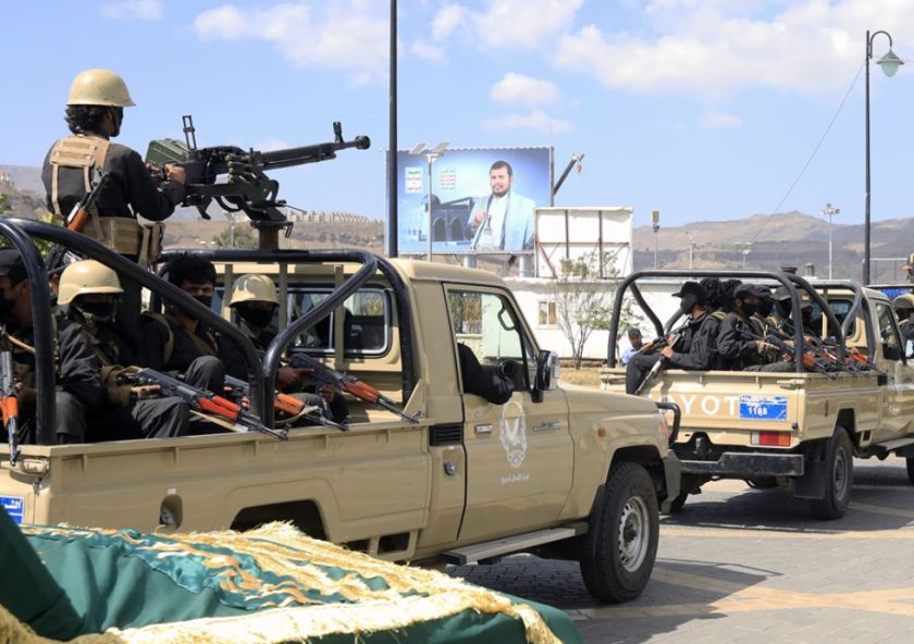 Los hutíes del Yemen dicen haber atacado un buque de Estados Unidos en el mar Rojo