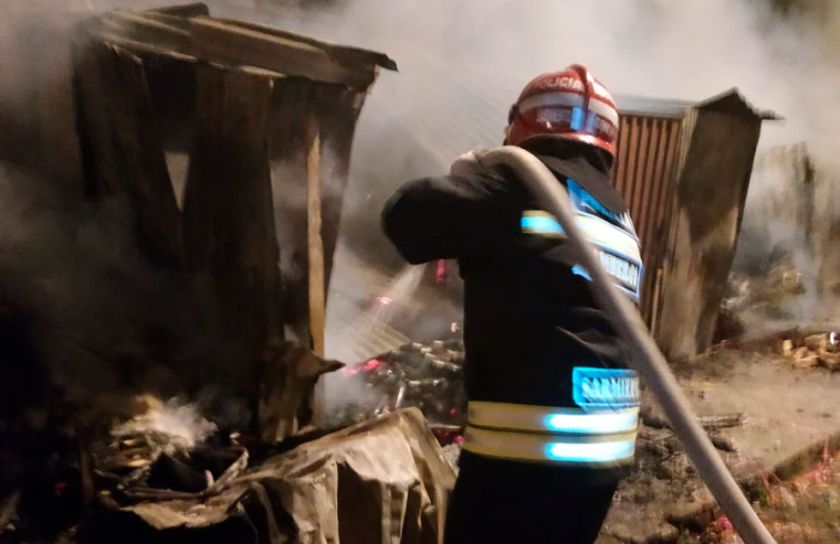 Casetas de yatiris se incendian en El Alto tras haber realizado la ch’alla