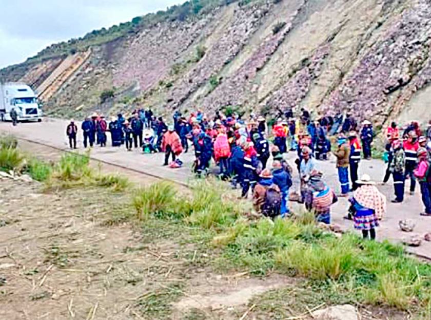 “Evistas” amenazan con reactivar sus protestas