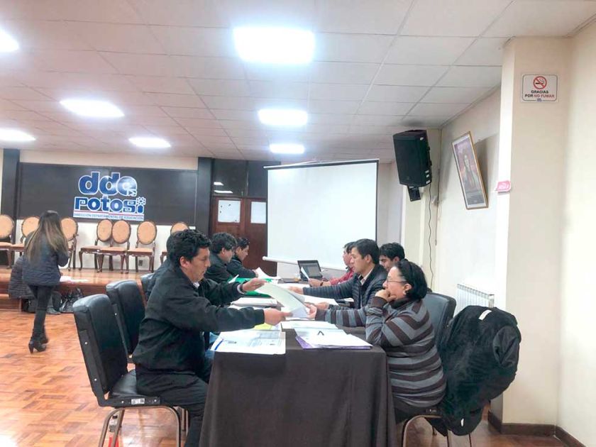 Califican méritos de los aspirantes a direcciones