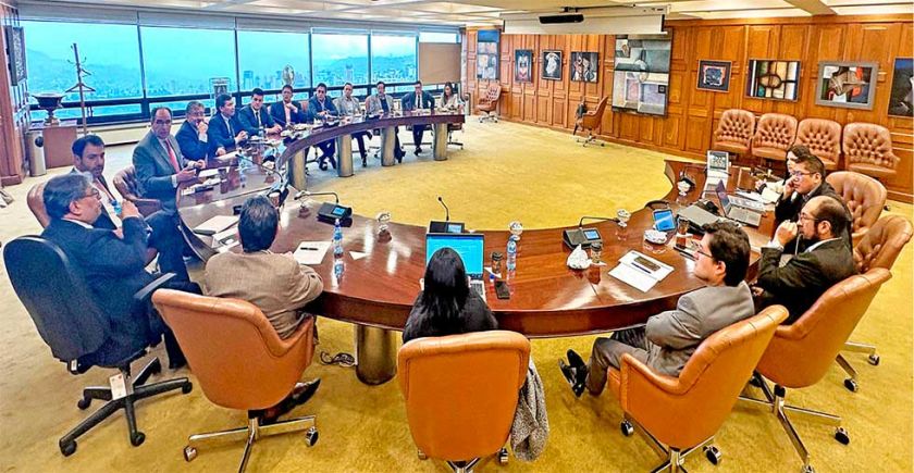BCB y Asoban se reúnen para efectivizar emisión de bonos en dólares 