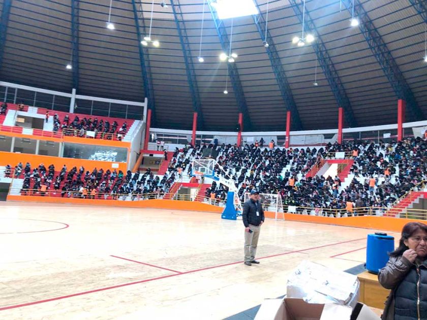 Más de 60.000 postularon a las escuelas de maestros de Bolivia