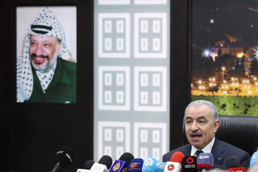 El Gobierno de la Autoridad Palestina presenta su dimisión al presidente Mahmud Abás