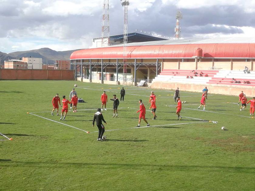 Nacional e Independiente llegan emparejados al clásico