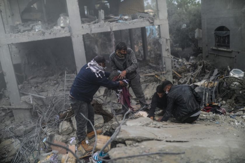 Israel estudia un borrador de tregua en Gaza, donde ya hay muertos por hambre extrema