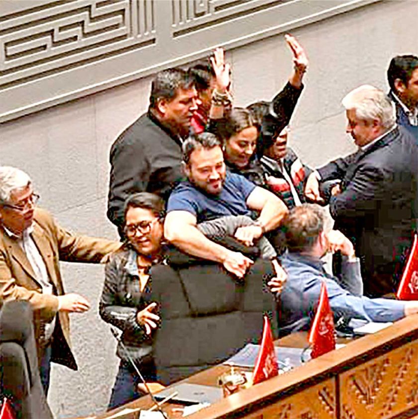 Arce: Malos asambleístas se oponen a los créditos