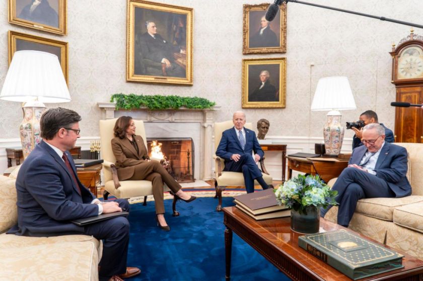 Biden urge a los líderes del Congreso a aprobar “urgentemente” la ayuda para Ucrania