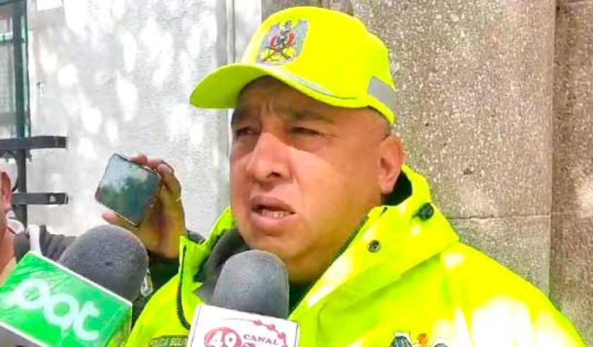 Tinguipaya: Chofer muere tras despeñarse 80 metros de la vía de rodaje