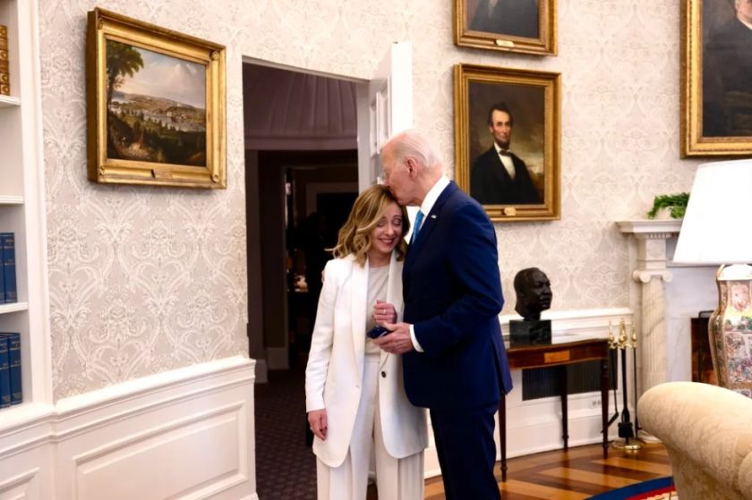 Meloni propone a Biden una alianza global contra los traficantes de personas