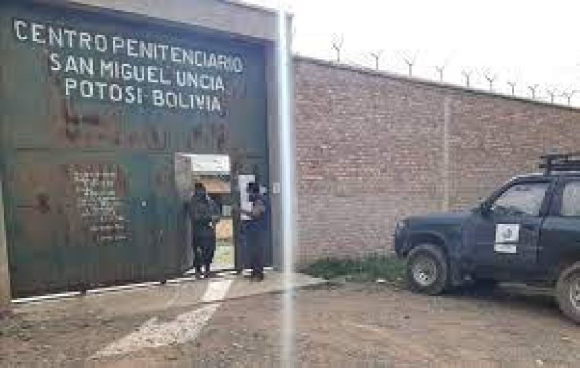 Reportan fuga masiva de la cárcel de Uncía