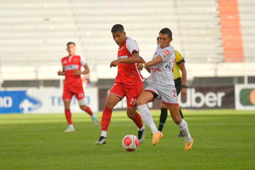 La “U” vence a Independiente con goles tempraneros