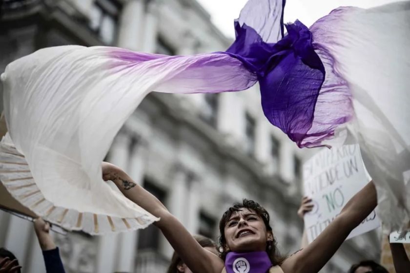 La Unesco alerta de que la IA generativa refuerza estereotipos contra las mujeres