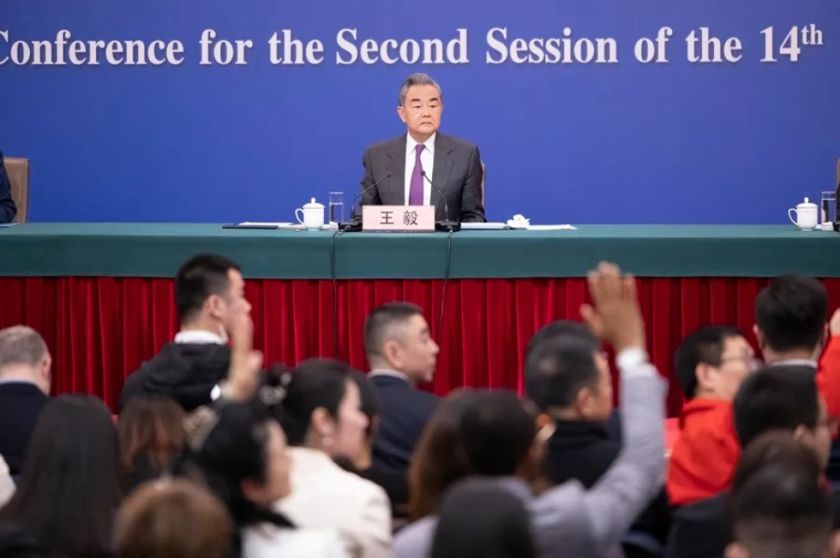 China pide coherencia a EE.UU. y la UE e insiste en el compromiso con la paz en Ucrania y Gaza
