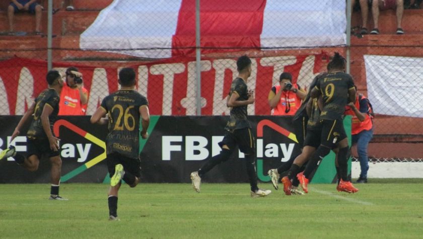 Real Santa Cruz juega partido crucial ante Guabirá