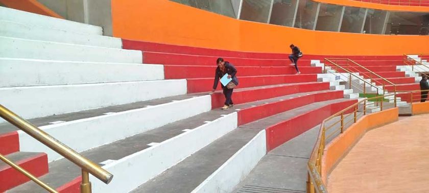 Más de un millar aspiran a varios cargos educativos y rinden hoy prueba escrita