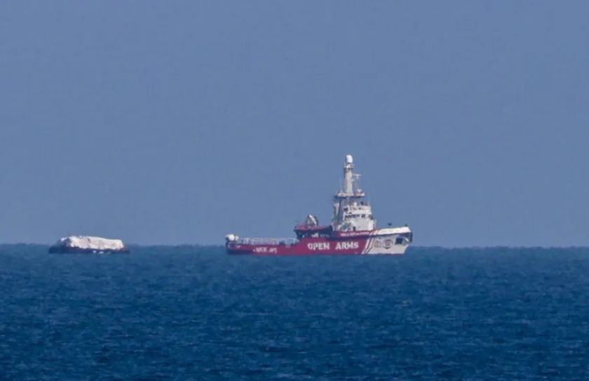 El barco español Open Arms descarga cerca de 200 toneladas de alimento en Gaza