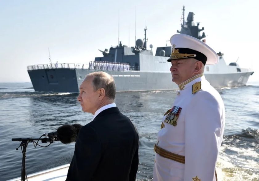 Rusia designa a un nuevo jefe de la Armada tras el hundimiento de varios buques en el Mar Negro