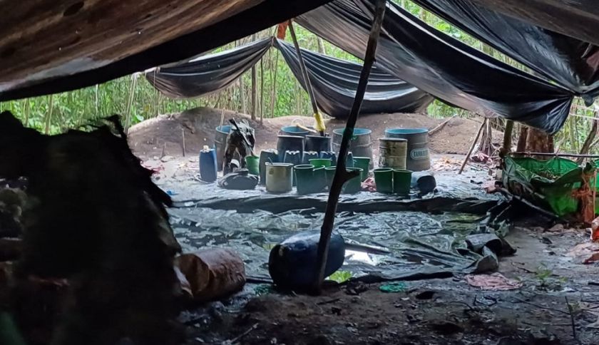 Destruyen 15 fábricas móviles de droga y hallan cocaína líquida en Cochabamba