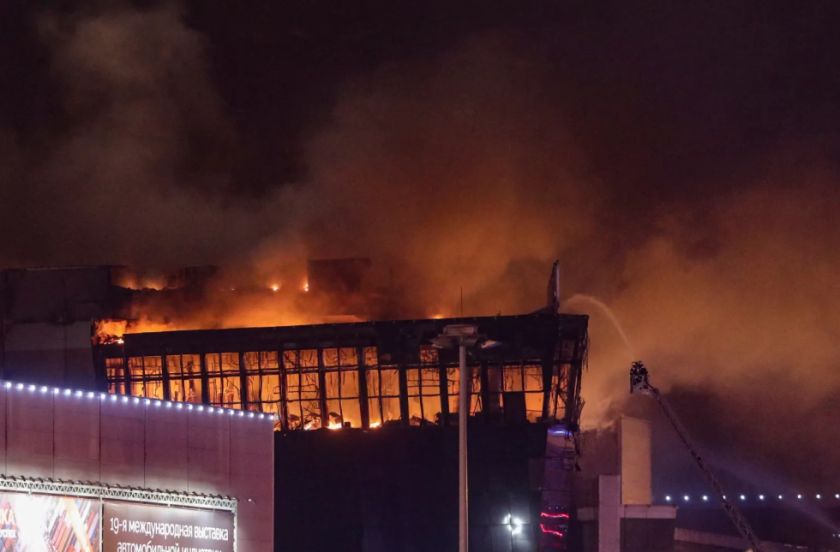Tiroteo en un concierto a las afueras de Moscú: Ya hay al menos 40 muertos y 100 heridos en el ataque