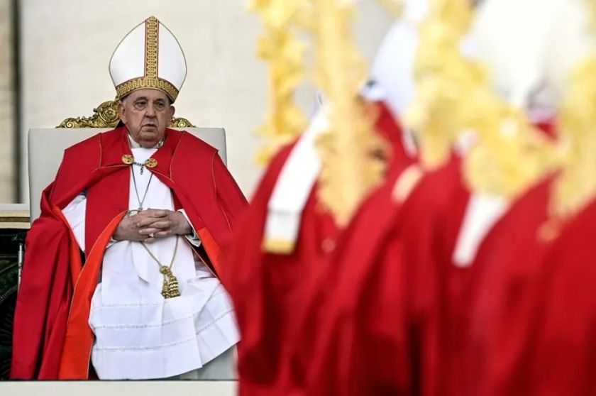 El Papa Francisco no lee la homilía en la misa del Domingo de Ramos
