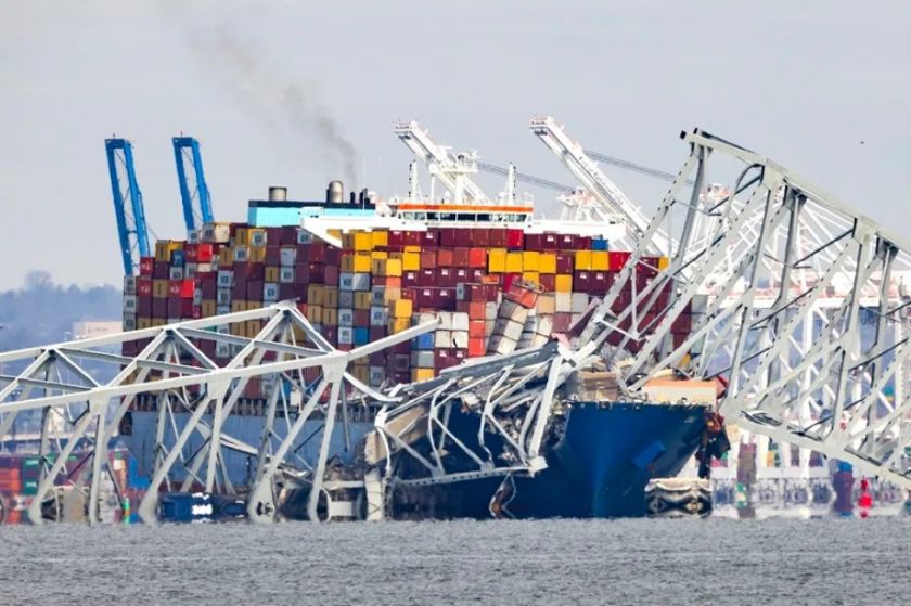 Mueren seis trabajadores al derrumbarse un puente de Baltimore por la colisión de un buque