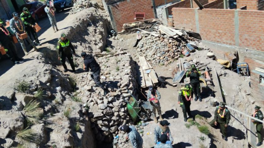 Comandante de la Policía de Potosí lidera entrega de ayuda humanitaria a familia potosina en situación de vulnerabilidad