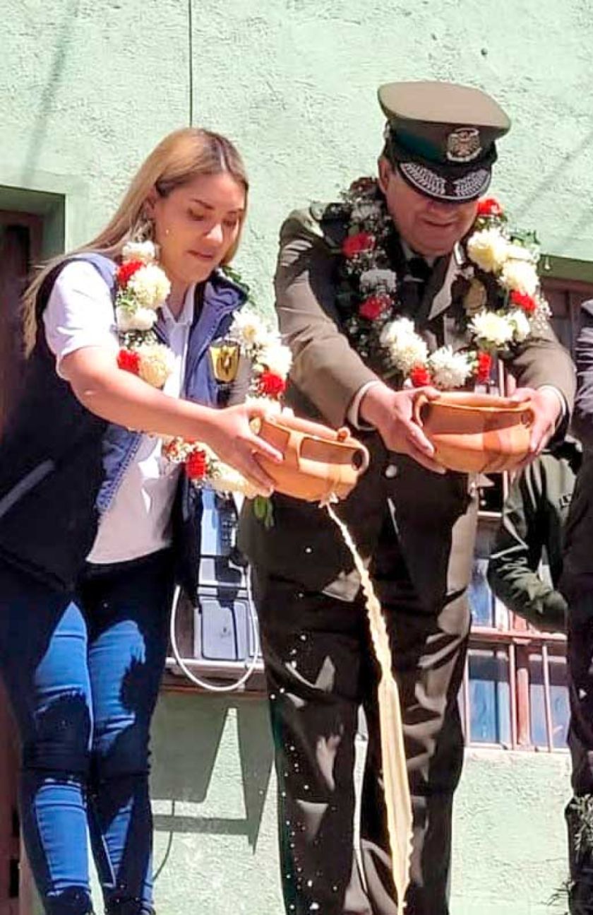 Comandante da inicio a la construcción de módulo