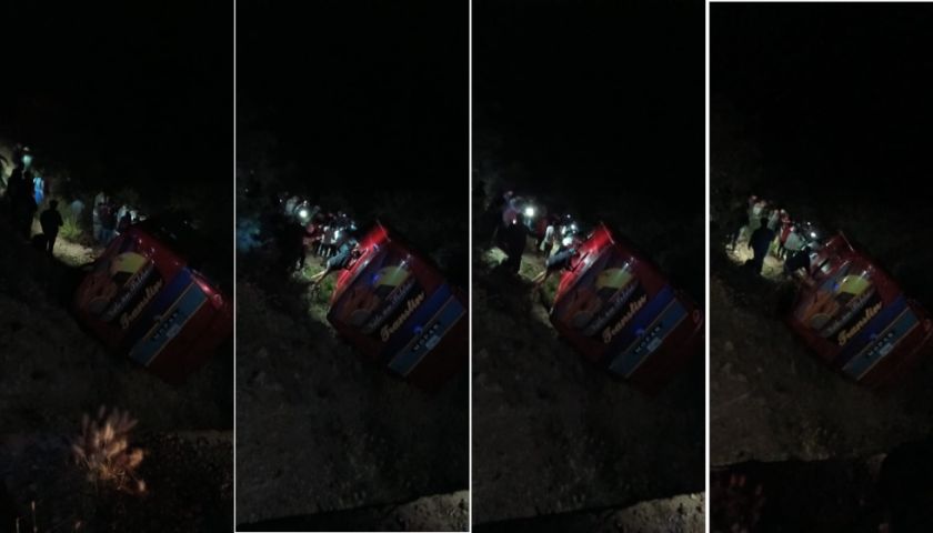 URGENTE: Bus de Transtin Dilrey se accidentó en el camino a Sucre y los heridos esperan ambulancias