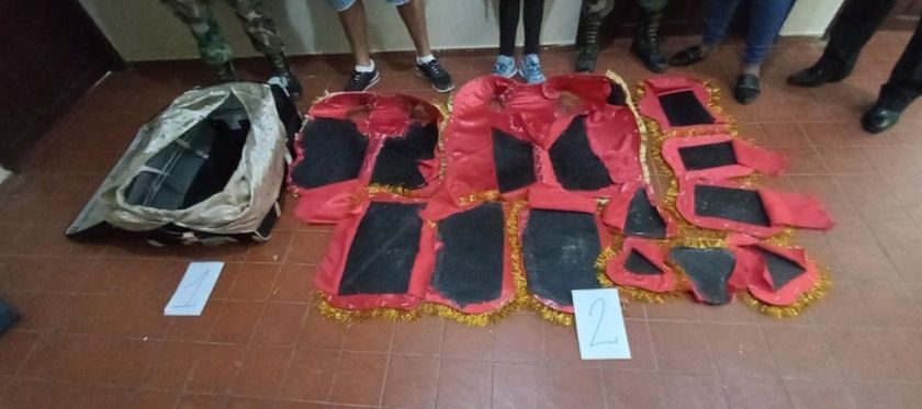 Santa Cruz: Felcn halla más de 15 kilos de cocaína escondidos en trajes de morenada