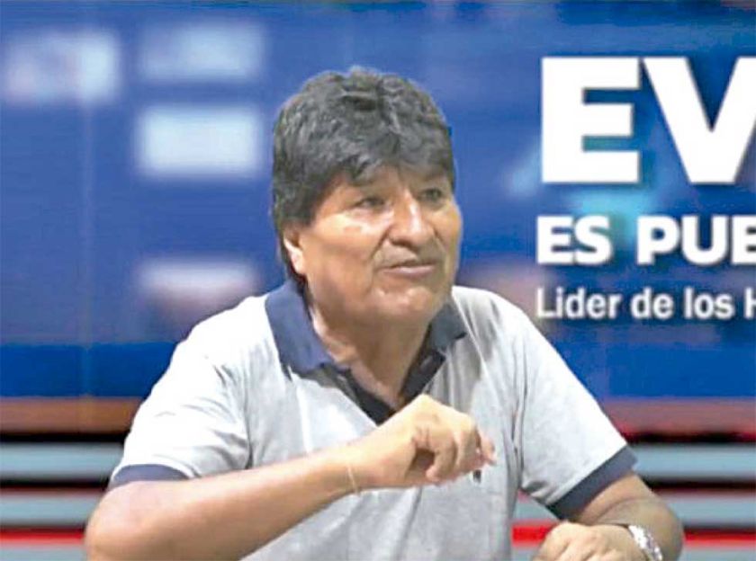 Evo cambia de postura y pide elecciones primarias