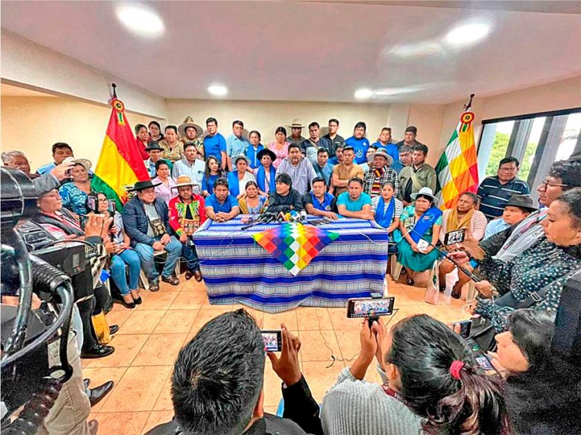 MAS: Evo anuncia un nuevo congreso; ‘arcismo’ rechaza 