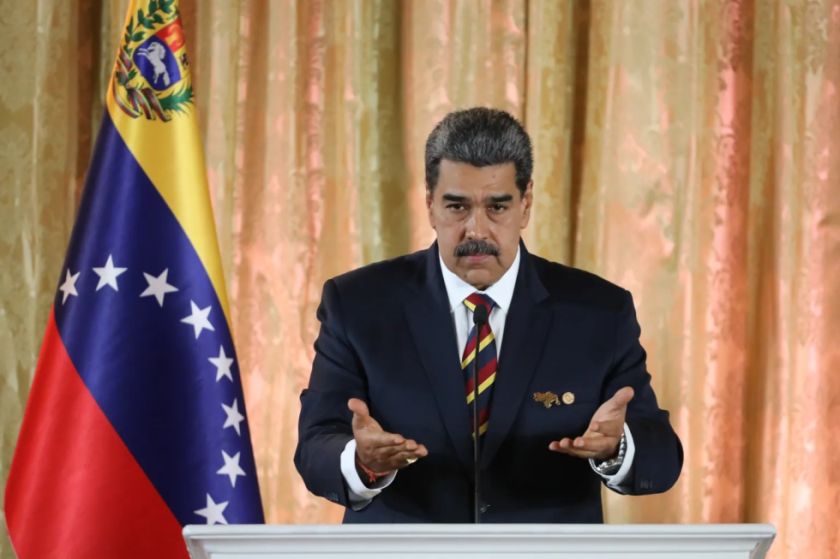Maduro asegura que EE.UU. mantiene bases militares secretas en el área disputada con Guyana