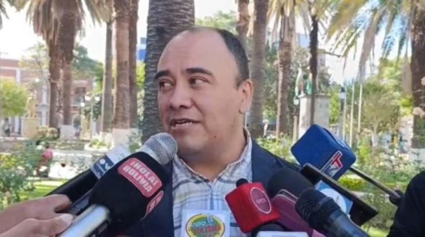 Arce reemplaza a Dina Chuquimia por Gustavo Ávila en el TSE