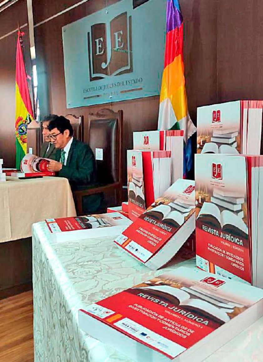 Consejo mantiene a 60 egresados de la EJE en suspenso